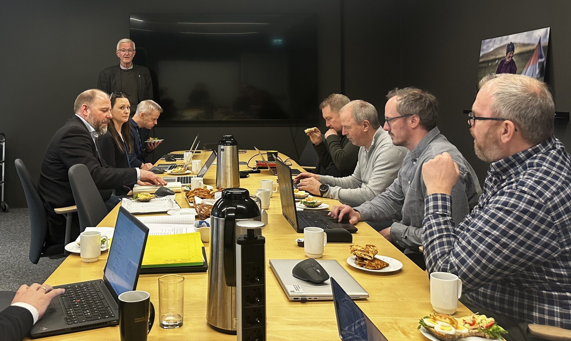 Disse var tilstede: Jacob Almlid & John Hegdal v/ Steinkjer Utvikling, Arild Klokkerhaug v/ Innherred Næringsforening, Arnt Martin Storli v/ Verdalskalk, Bjørn Ola Holm & Lars Fredrik Mørch v/ Kråkøya Eiendom, Håvard Jacobsen v/ Franzefoss Minerals, Christian R. Hemmingen & Kristin Fagerli & Rune Paulsen v/ Tensio.