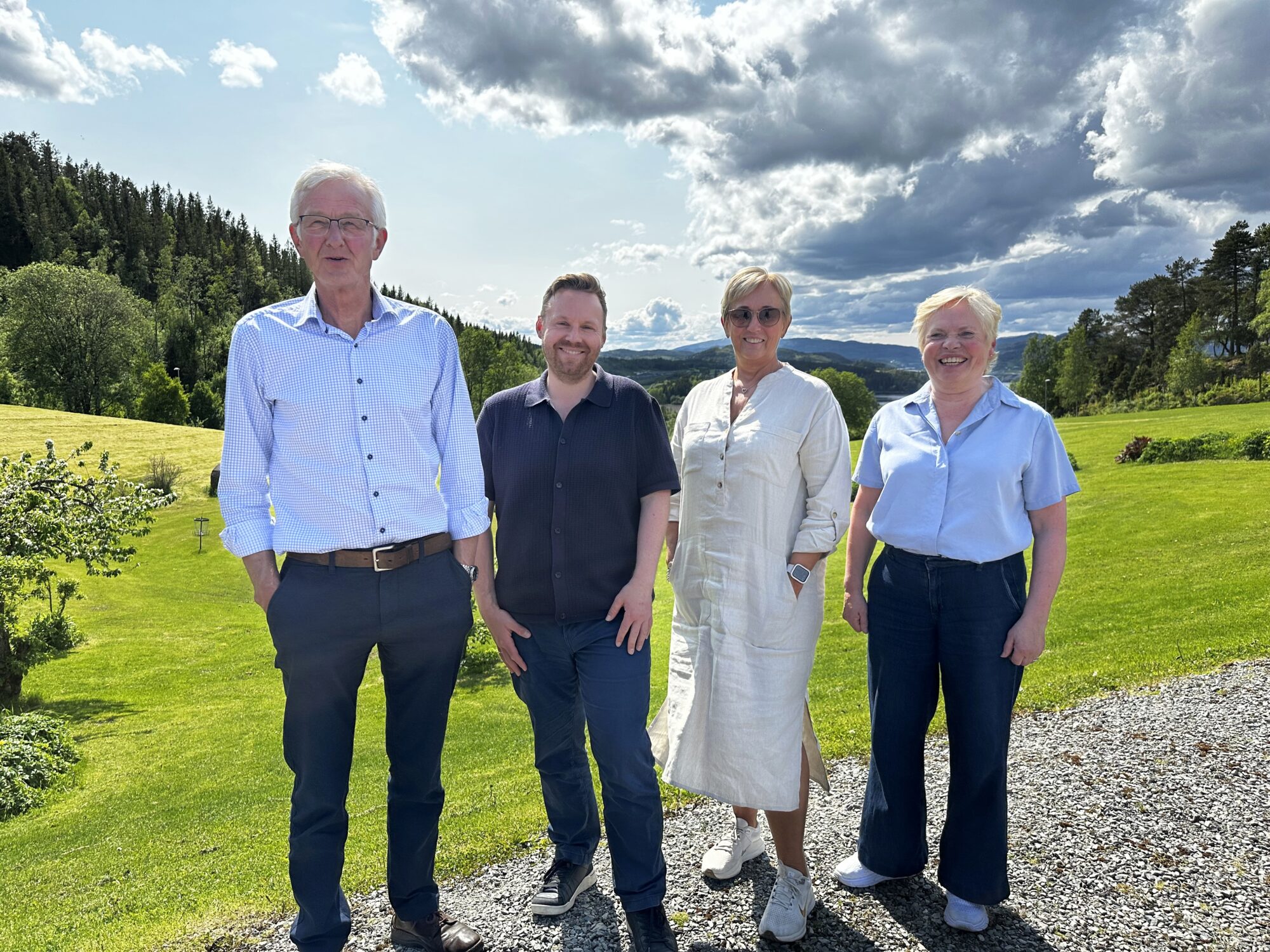 Steinkjer Utvikling er glade for å kunne fortsette samarbeidet med Almlid. F.v.: Jacob Almlid, John Hegdal, Gunn Tangstad og Bodil Vekseth.