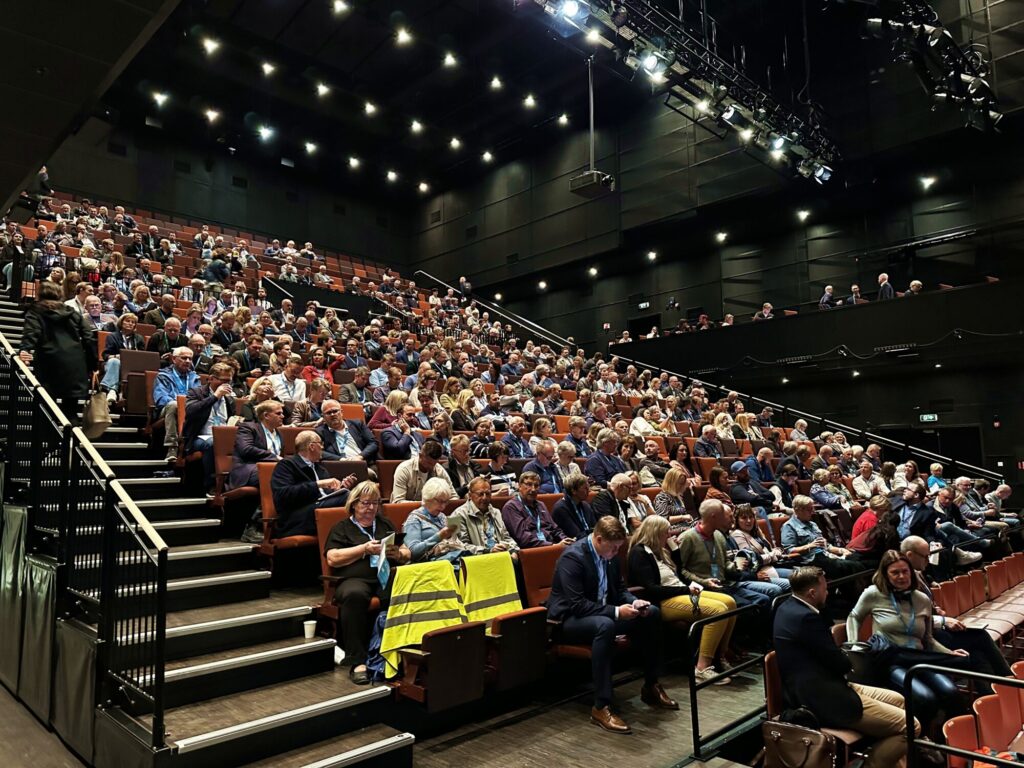 Framtidsfredag 2025_Arealdebatt-fullsatt sal