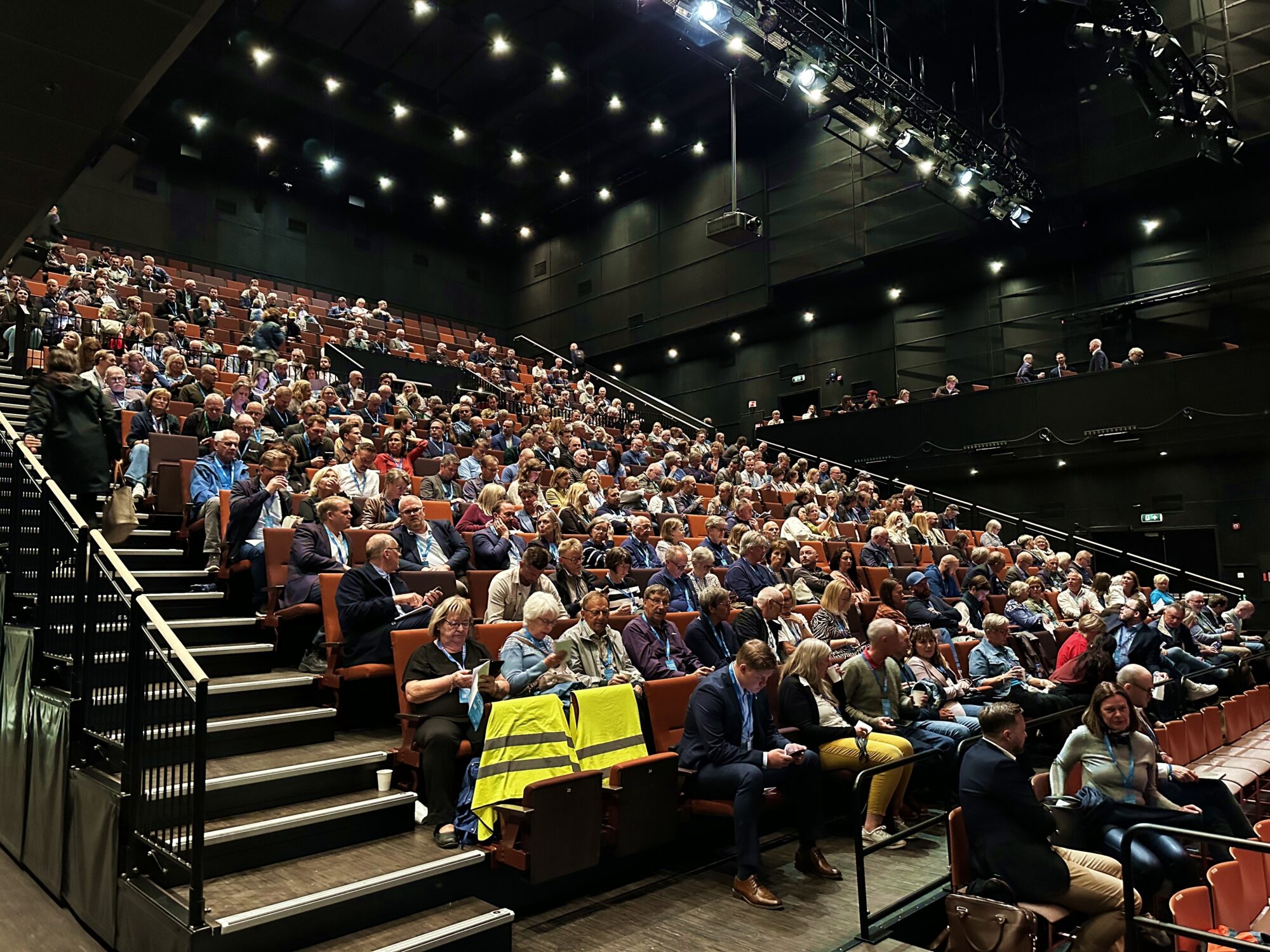 Framtidsfredag 2025_Arealdebatt-fullsatt sal